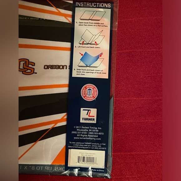 Oregon State University stretchable book cover, fits up to 8” x 10” - Picture 3 of 4